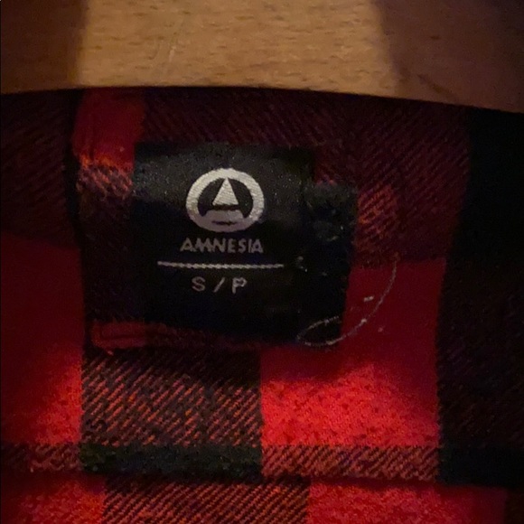 Size Small flannel - Picture 2 of 2